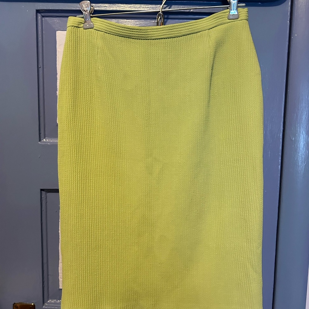 Burberry size 8 skirt